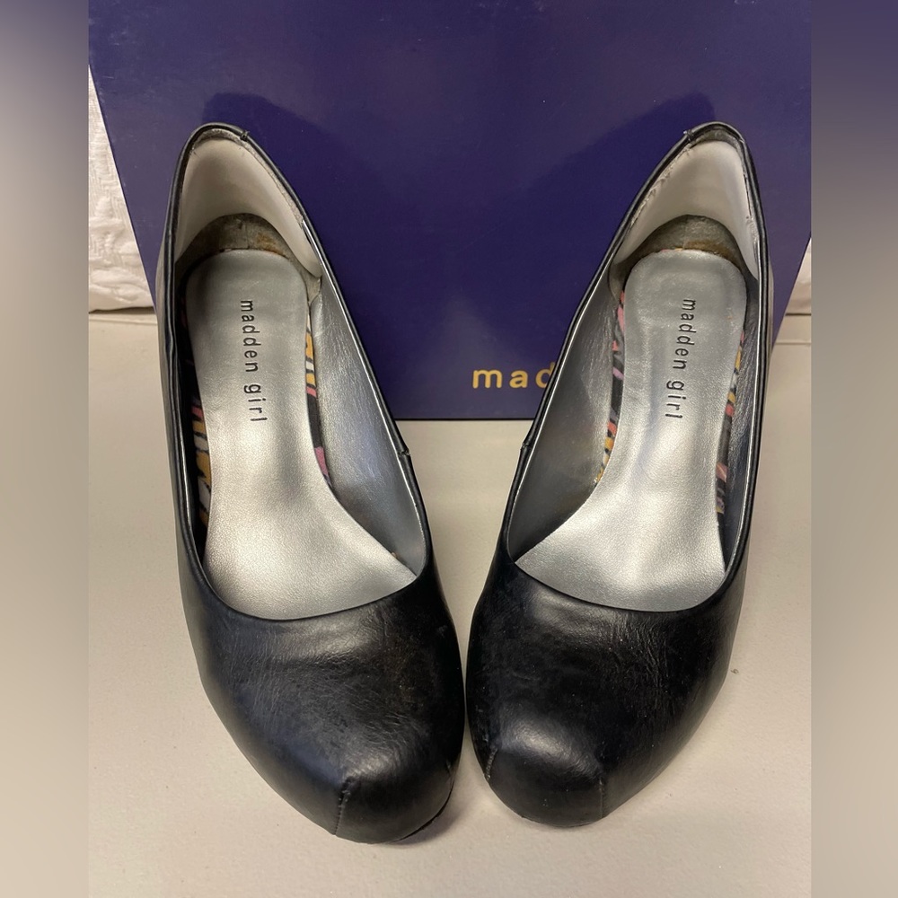 Madden Girl black matte heels